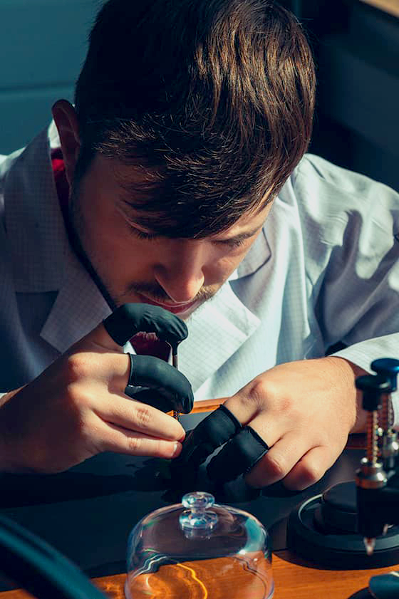 Julien Louis, Horloger Français